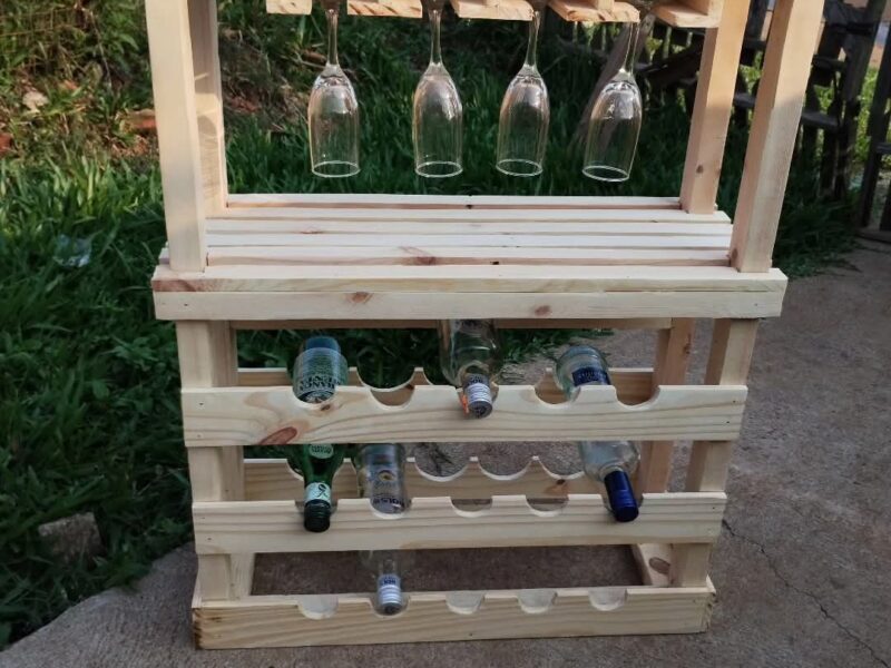 Vinera para 15 botellas y 18 copas