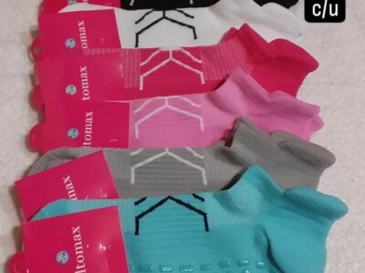 Medias deportivas antideslizante varios colores. Cel 3764619235