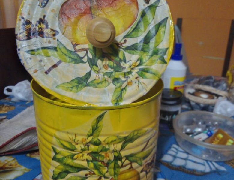 Reciclado de latas en decoupage