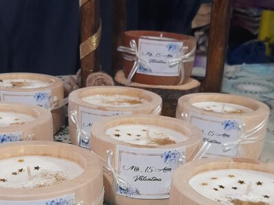 Souvenirs de velas de soja aromáticas, cajas de té, etc