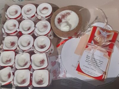 Souvenirs de velas de soja aromáticas, cajas de té, etc