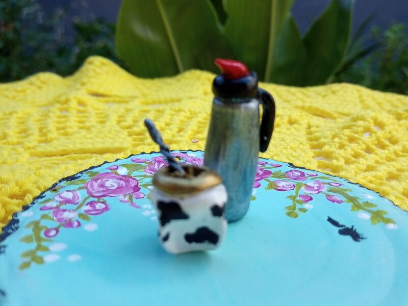 Souvenirs, llaveros,o dijes,bien misioneros..