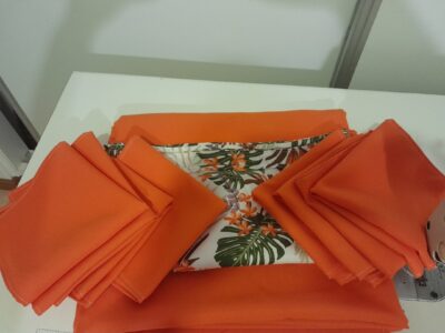 Mantel camino de mesa y servilletas