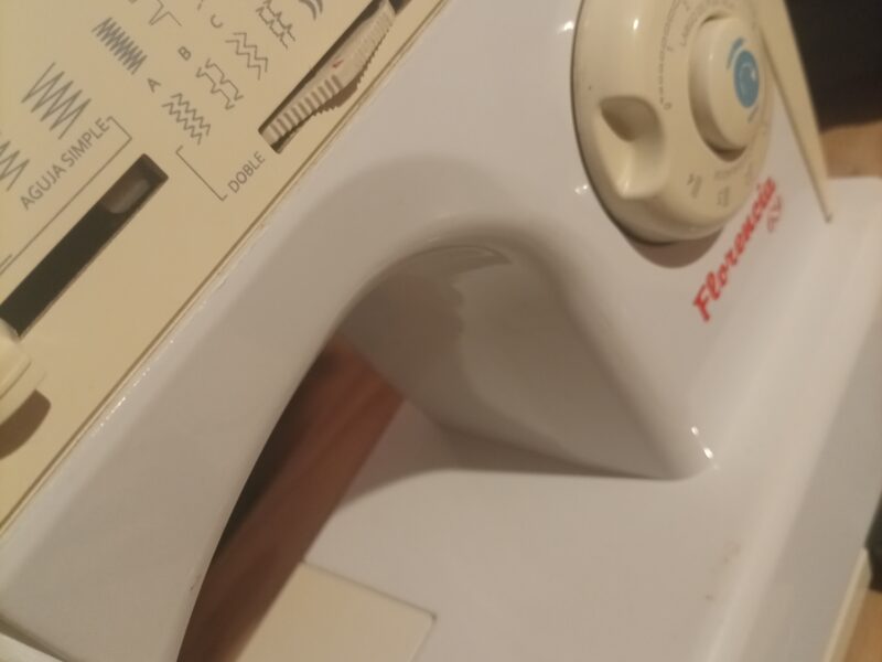 Maquina de coser singer69 funcionando perfecto