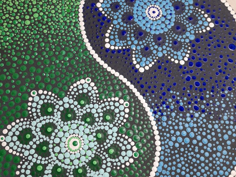 Mandalas Ying Yang en acrílicos, puntillismo