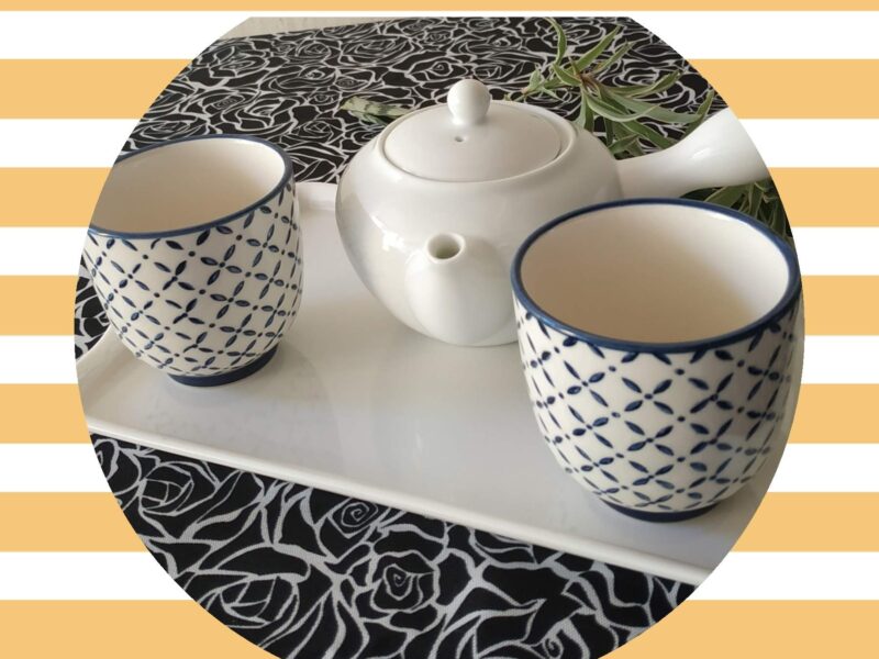 TETERA DE 200 CC + 2 CUENCOS