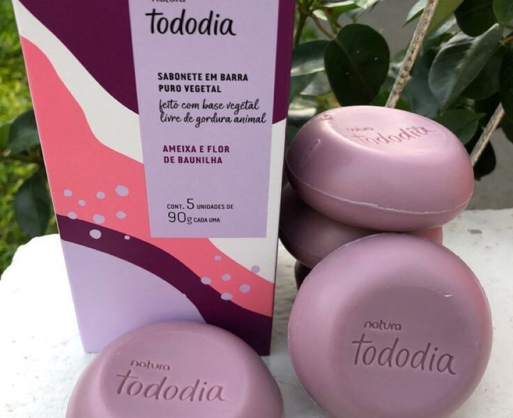 Caja de jabones ciruela y flor de Vainilla