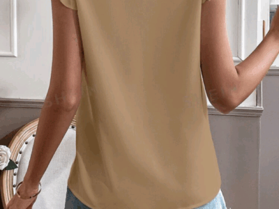 Blusa ribete con encaje de manga casquillo
