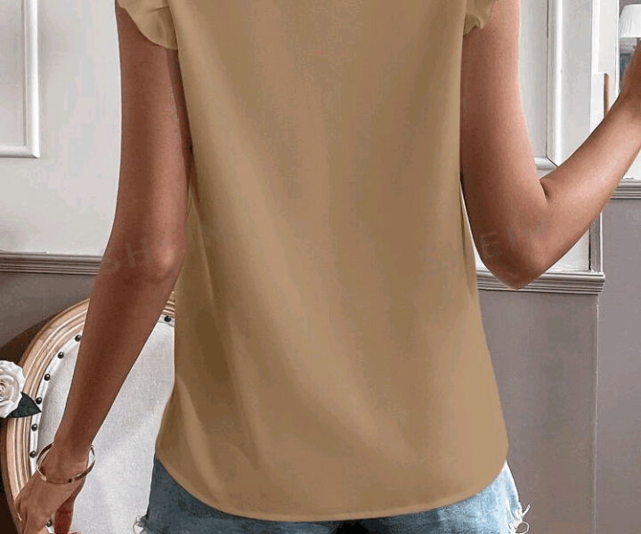 Blusa ribete con encaje de manga casquillo