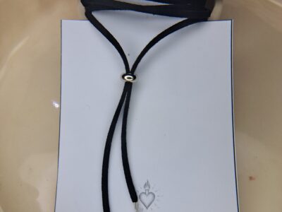 Chokers y corbatines