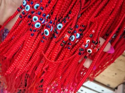 Pulceras rojas para la envidia y el ojeo