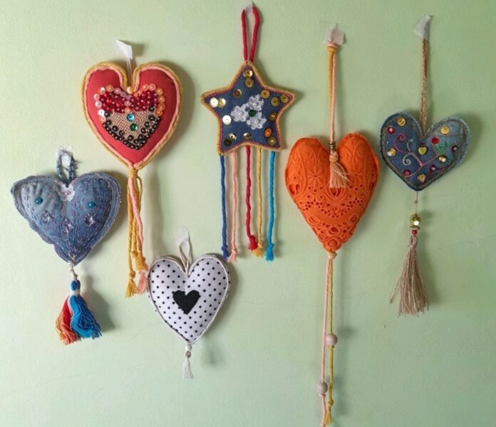Colgantes para decorar habitaciones, colgar en la mochila ...