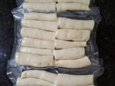 Mandiocas peladas envasadas al vacio