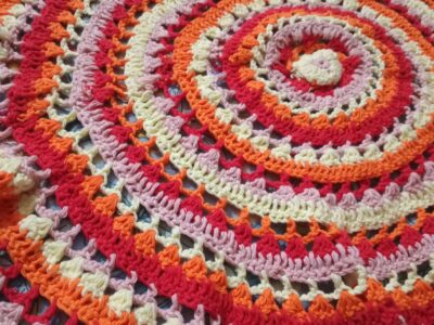 Crochet, porcelana fria, pintura sobre tela y mas